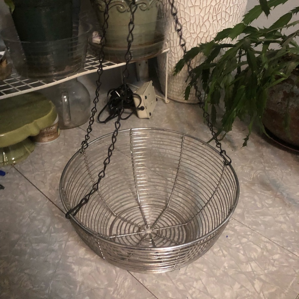Hanging fruit basket